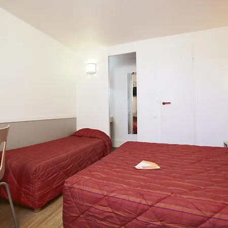 Hotel Première Classe Cherbourg - *