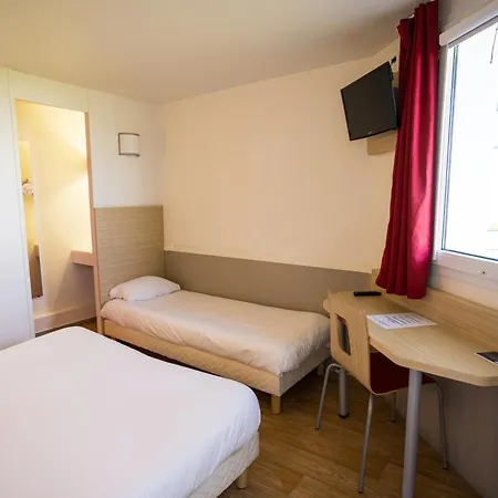 Hotel Premiere Classe Cherbourg - *