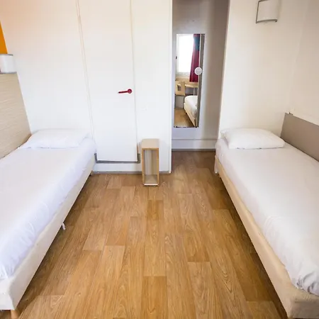 Premiere Classe Cherbourg - Hotel *