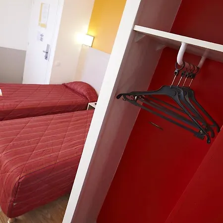 Hotel Première Classe Cherbourg - *