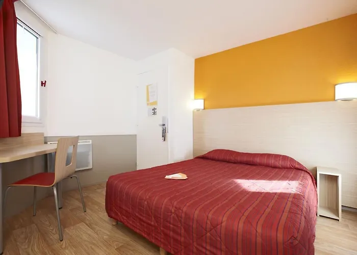 فندق Premiere Classe Cherbourg - تولافييل