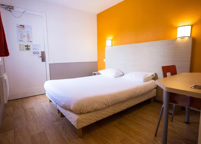 فندق Premiere Classe Cherbourg - *