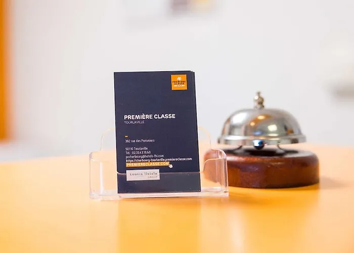 Premiere Classe Cherbourg - فندق تولافييل