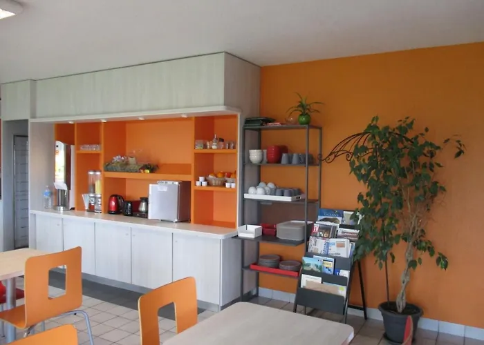 فندق Premiere Classe Cherbourg - تولافييل