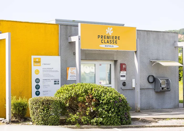 Premiere Classe Cherbourg - تولافييل