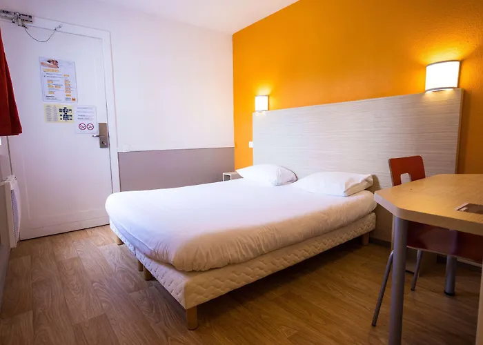 فندق Premiere Classe Cherbourg - *