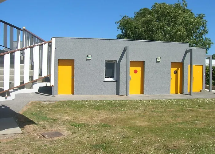 Premiere Classe Cherbourg - فندق تولافييل