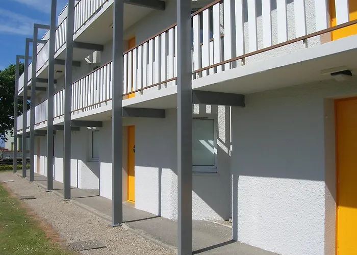 Premiere Classe Cherbourg - تولافييل